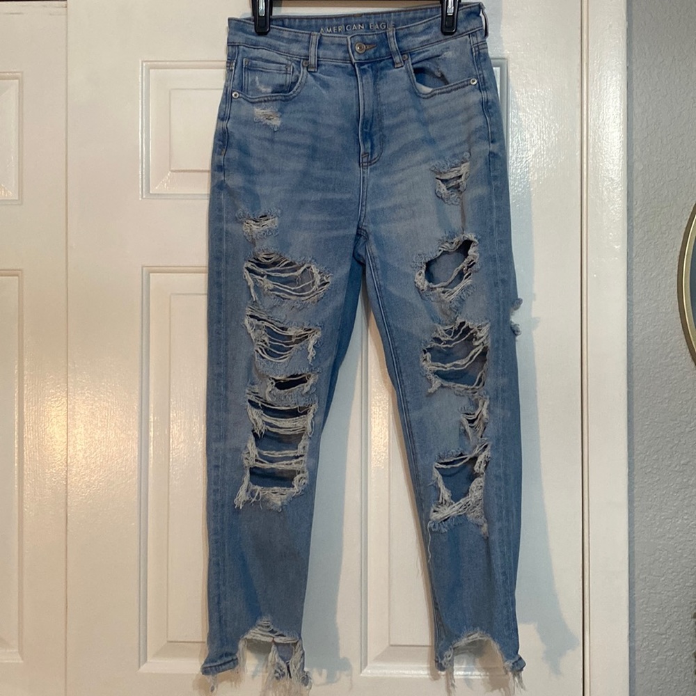 American eagle ripped mom jean